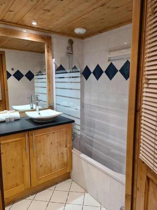 Appartement Le D12 Samoens Bagian luar foto