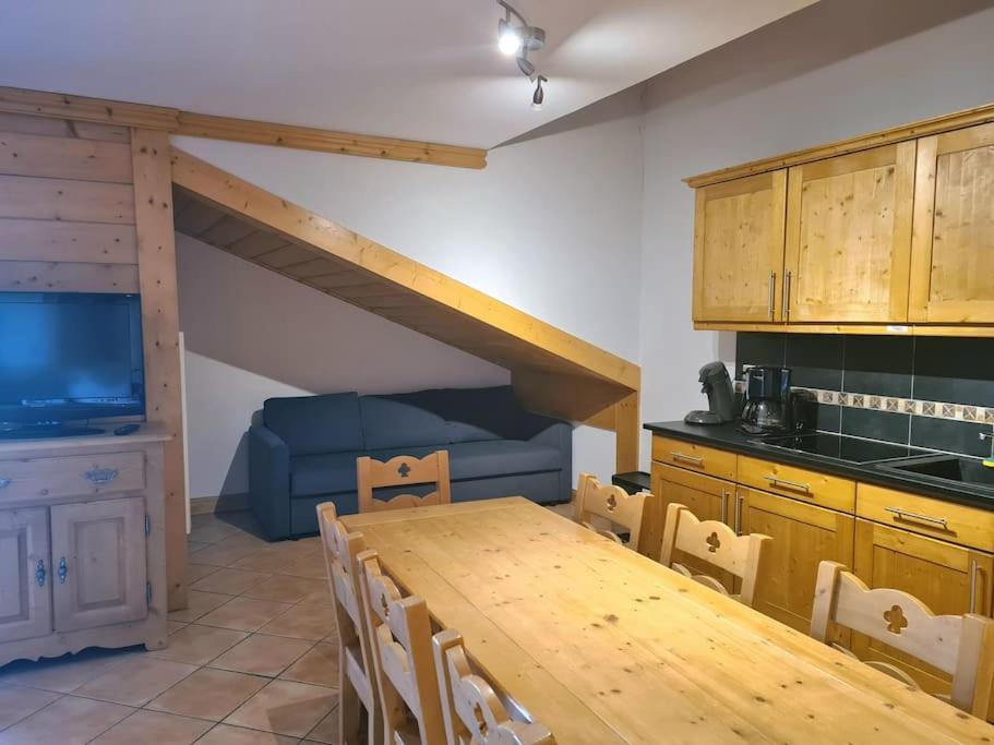 Appartement Le D12 Samoens Bagian luar foto