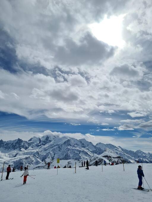 Appartement Le D12 Samoens Bagian luar foto